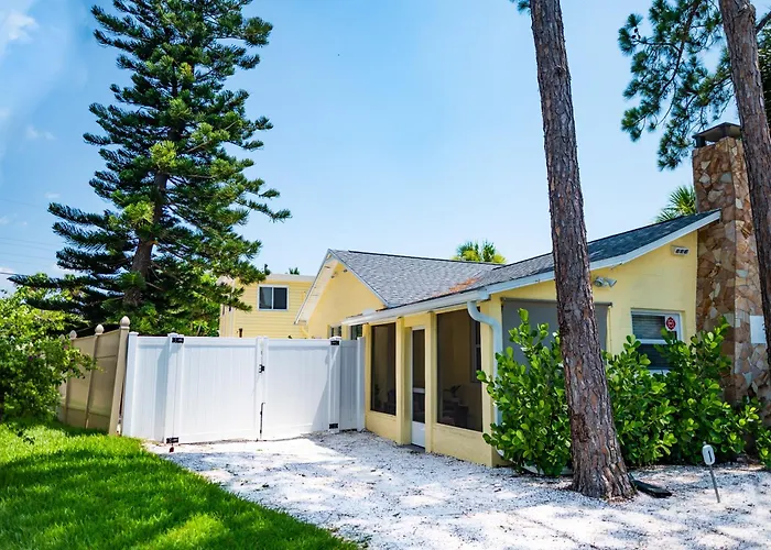 Free Paddleboards - King Bed - 5min Walk To * Clearwater Beach